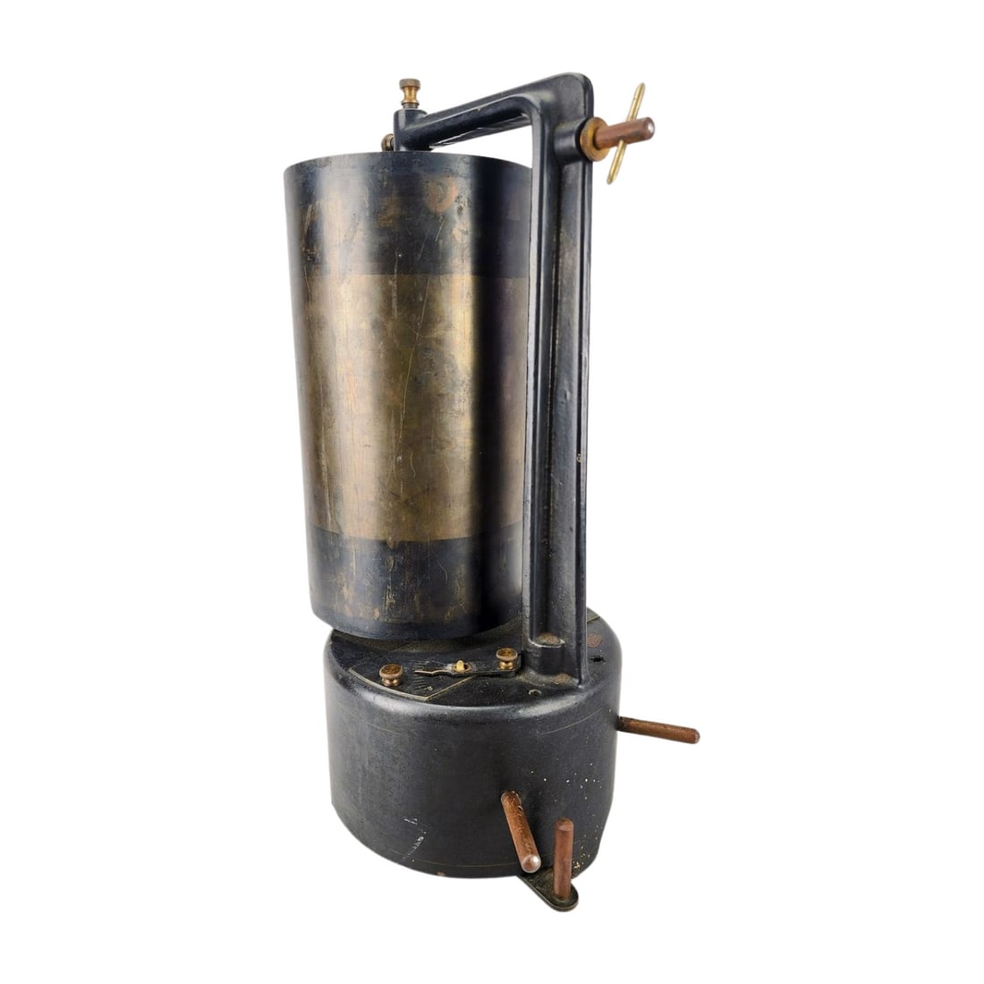 Antique Vertical Kymograph by C.H. Stoelting: Antique early lie Kymograph by C.H. Stoelting circa 1910. Rotates so stylus can make recordings on smoked paper. Used to record muscular motion, changes in blood pressure, and other physiological phen