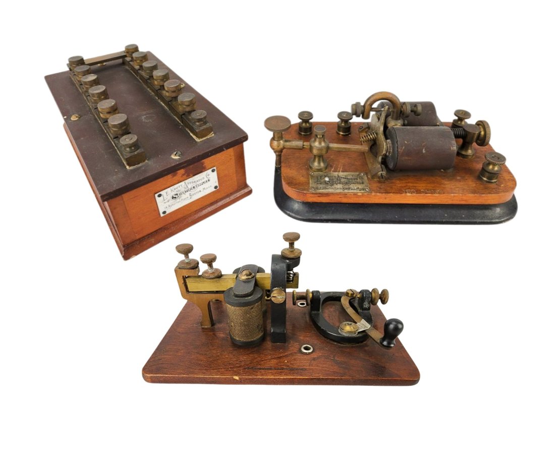 L.E. Knott Apparatus Co. Wood Relay, Resistance Box & C.H. Stoelting Apparatus (1 of 11)