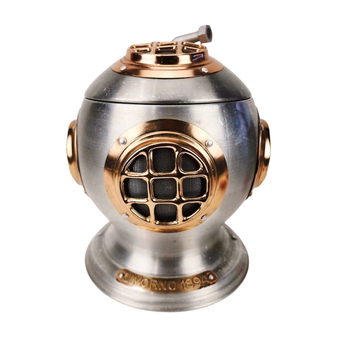 Pewtertone Olde Tankardware Deep Sea Diving Helmet Ice Bucket: Vintage 1970's deep diving helmet inspired ice bucket by Pewtertone Olde Tankardware. Measures 12 1/2" x 10 1/2" x 10".