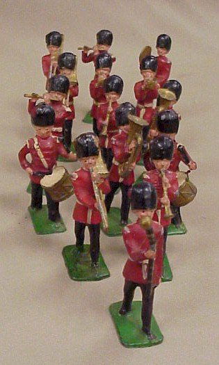 15 British Lead Band Soldiers-Britain: 15 British Lead Band Soldiers-Britain. Believed to Date back to the 1950's. Stand 2 1/4 -3 inches tall. Excellent condition, very minor paint wear noted.