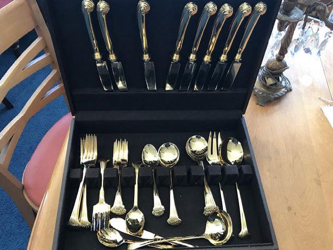 Set Of Supreme Flatware In Case: Supreme by Toll.