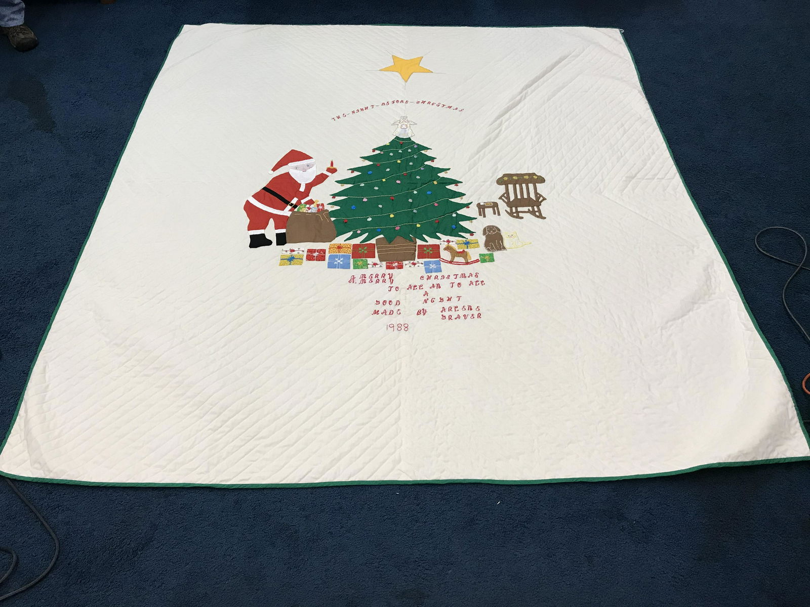 Handmade Night Before Christmas Quilt (1 of 3)