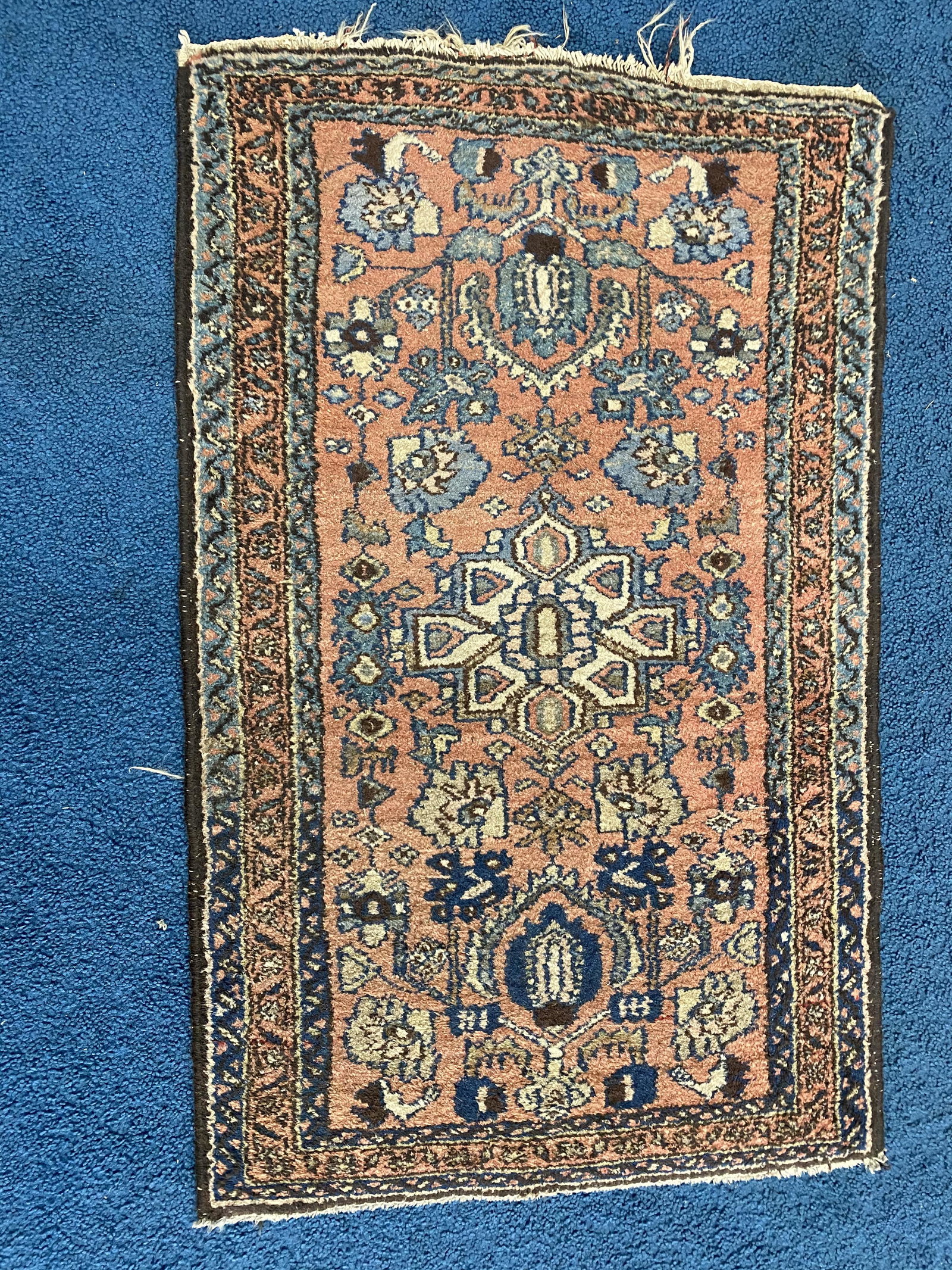 Oriental Throw Rug: 44"x28"