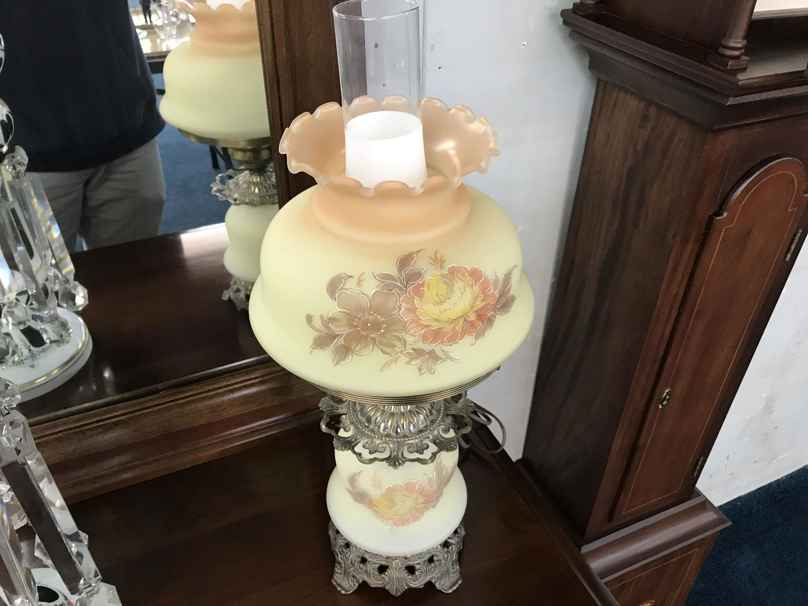 Fenton Burmese Students Lamp (1 of 3)