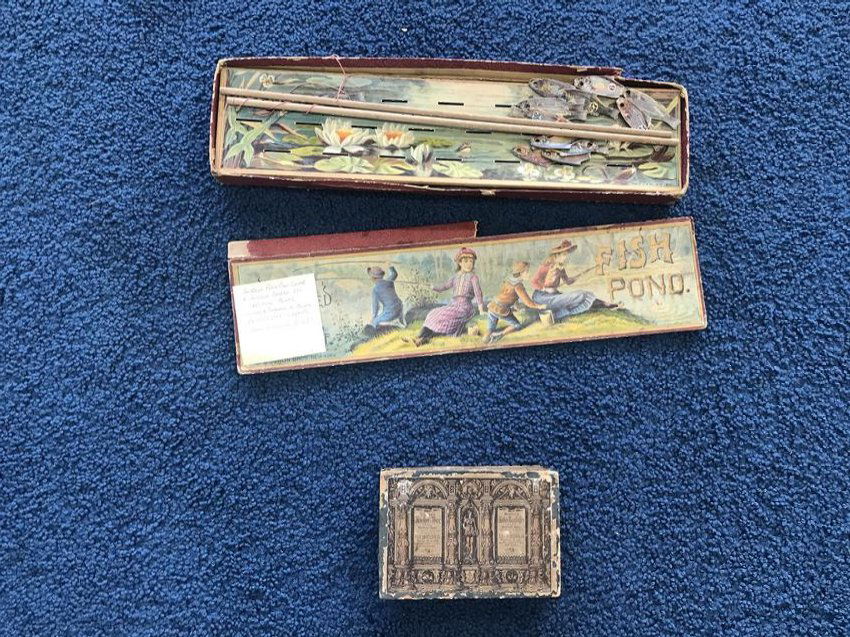 Antique Fish Pond Game Plus Block (1 of 2)