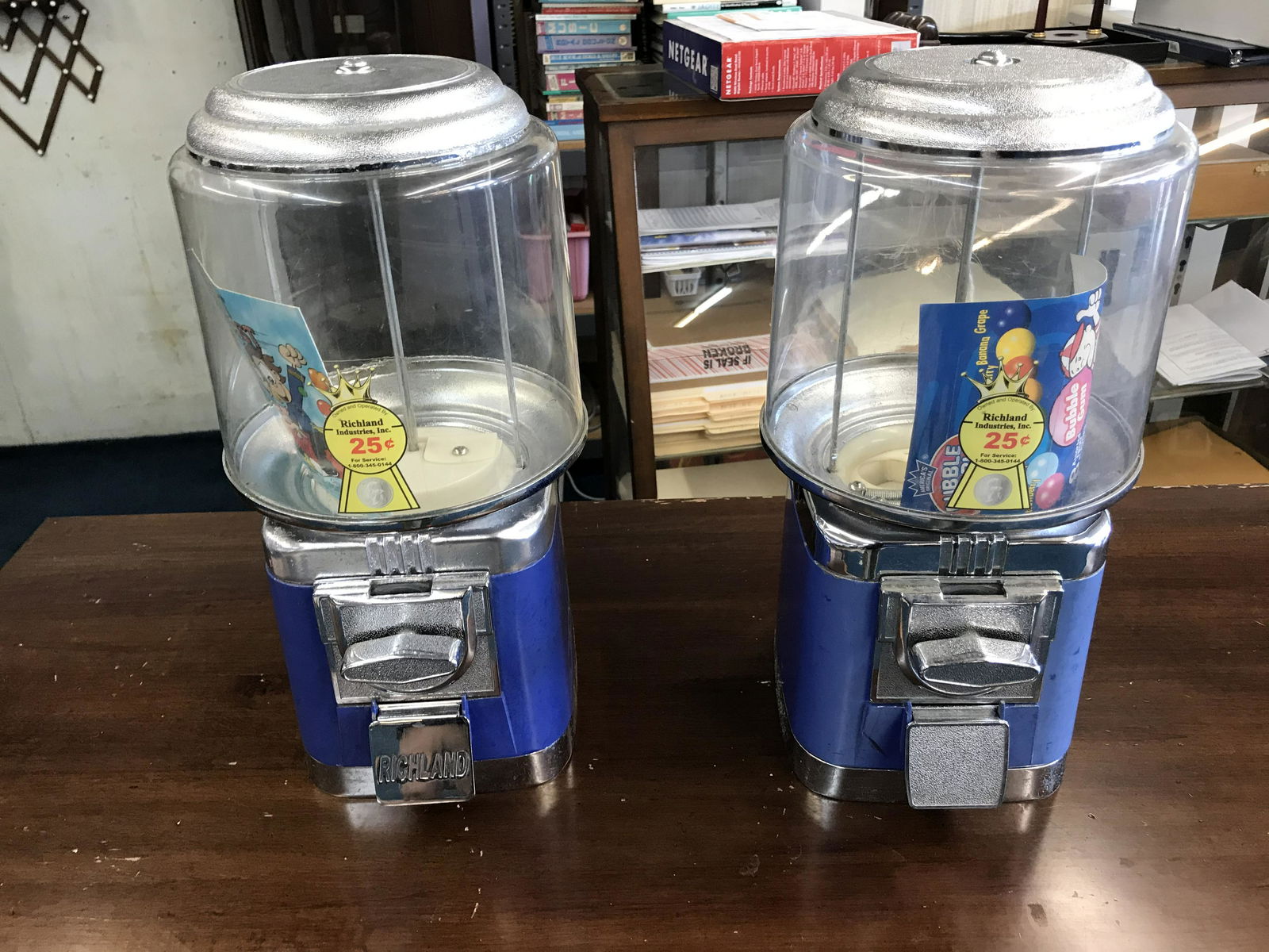 25 Cent Gum Dispensers (1 of 3)