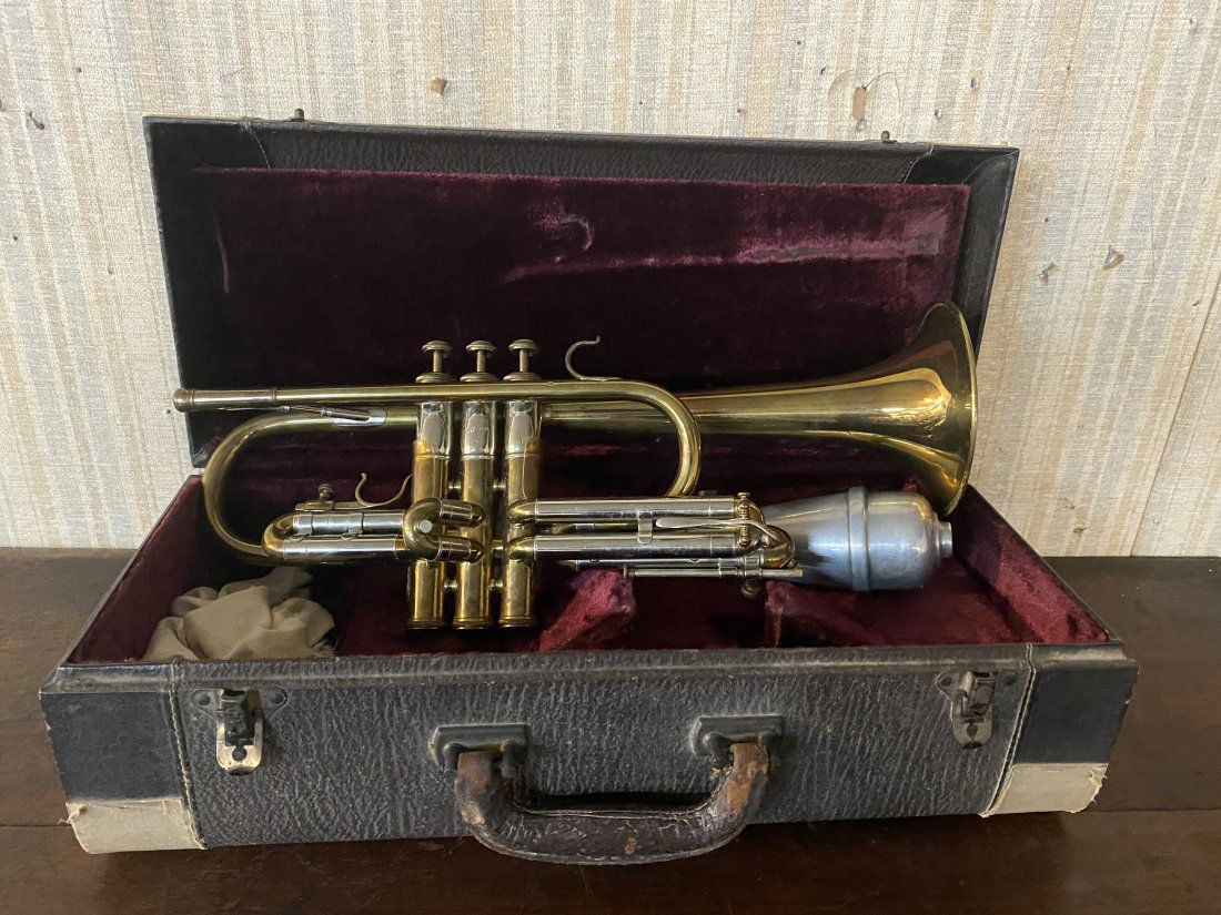 Vintage Olds Brass Trumpet (1 of 4)