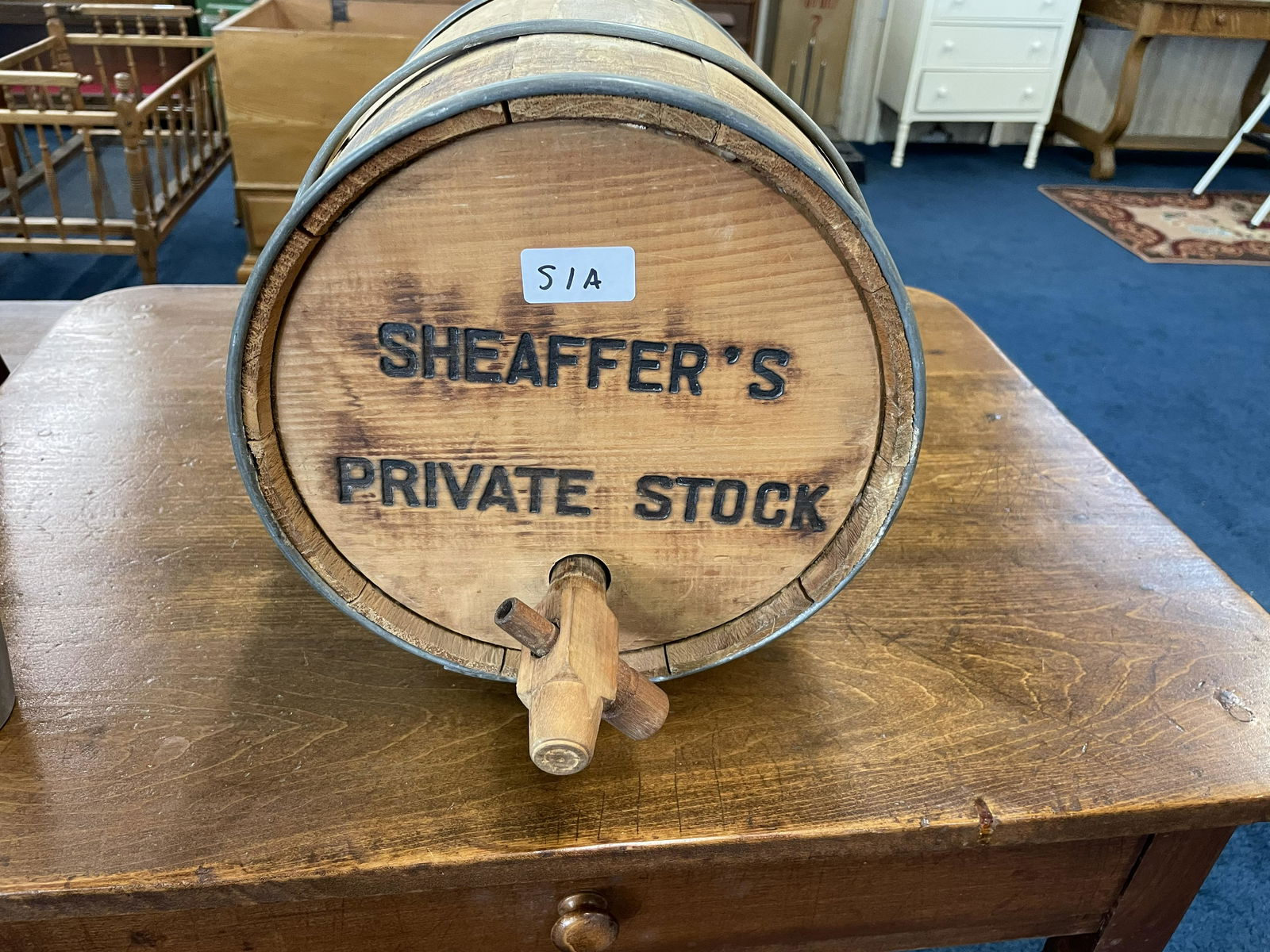 Keg on Stand: 11"Hx15"L