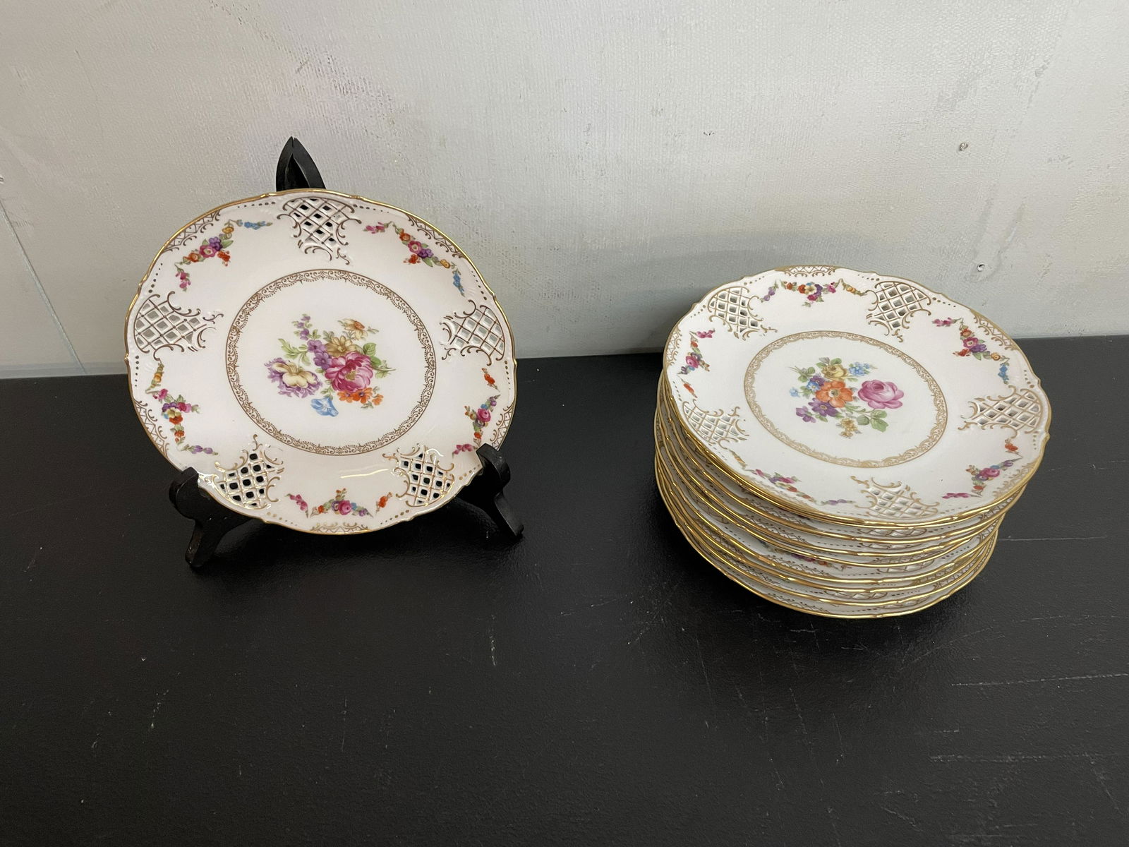 10 Dresden Bavaria Reticulated Plates (1 of 3)