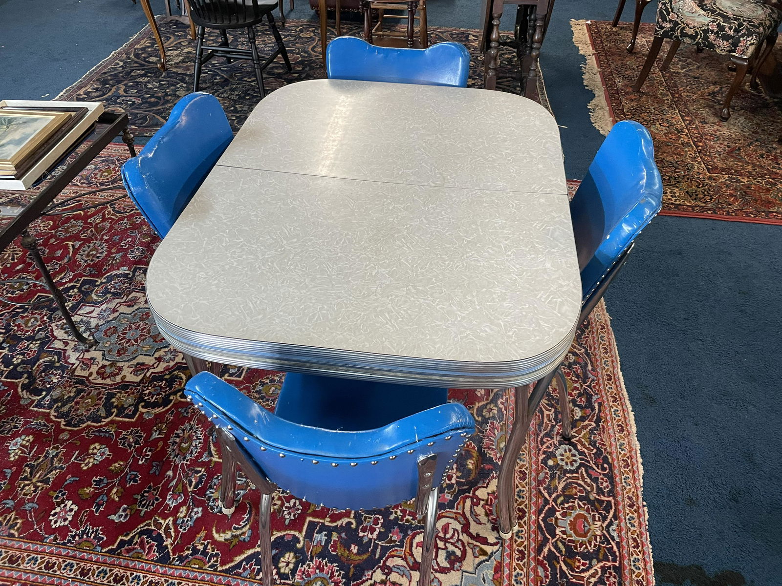 Deco Chrome Table and Four Chairs: Table, 4 chairs and table has leaf