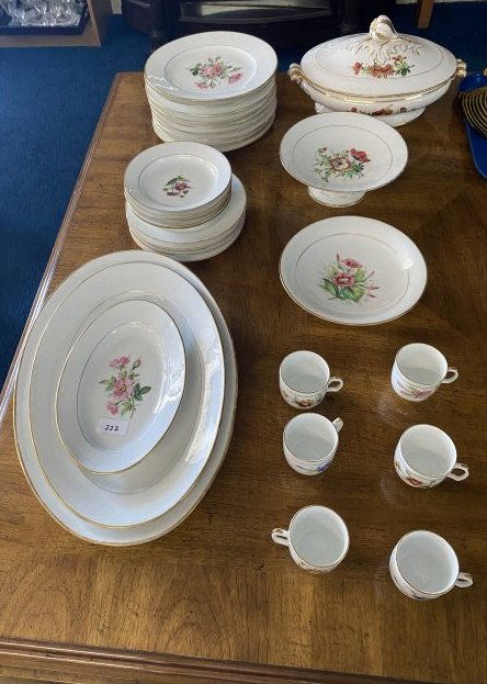 31 Pcs Early Dinnerware Set (1 of 6)