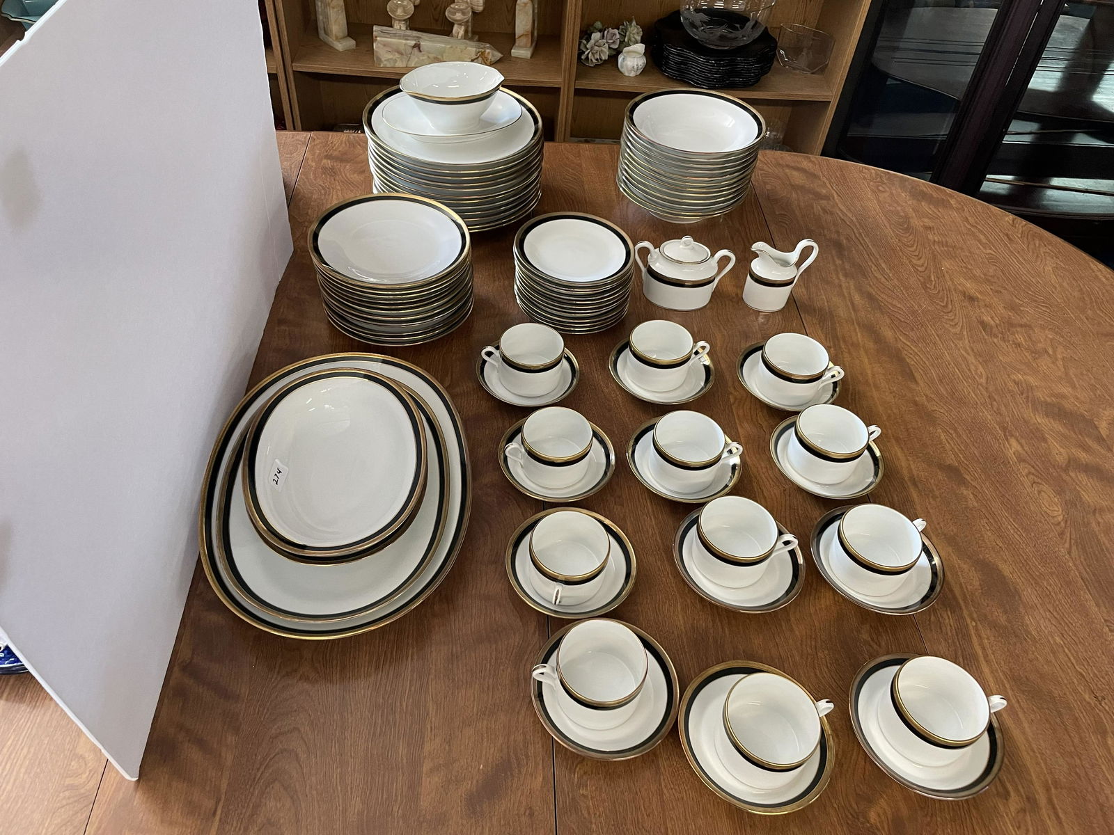 Approx 79 Pieces Richard Ginori China (1 of 4)