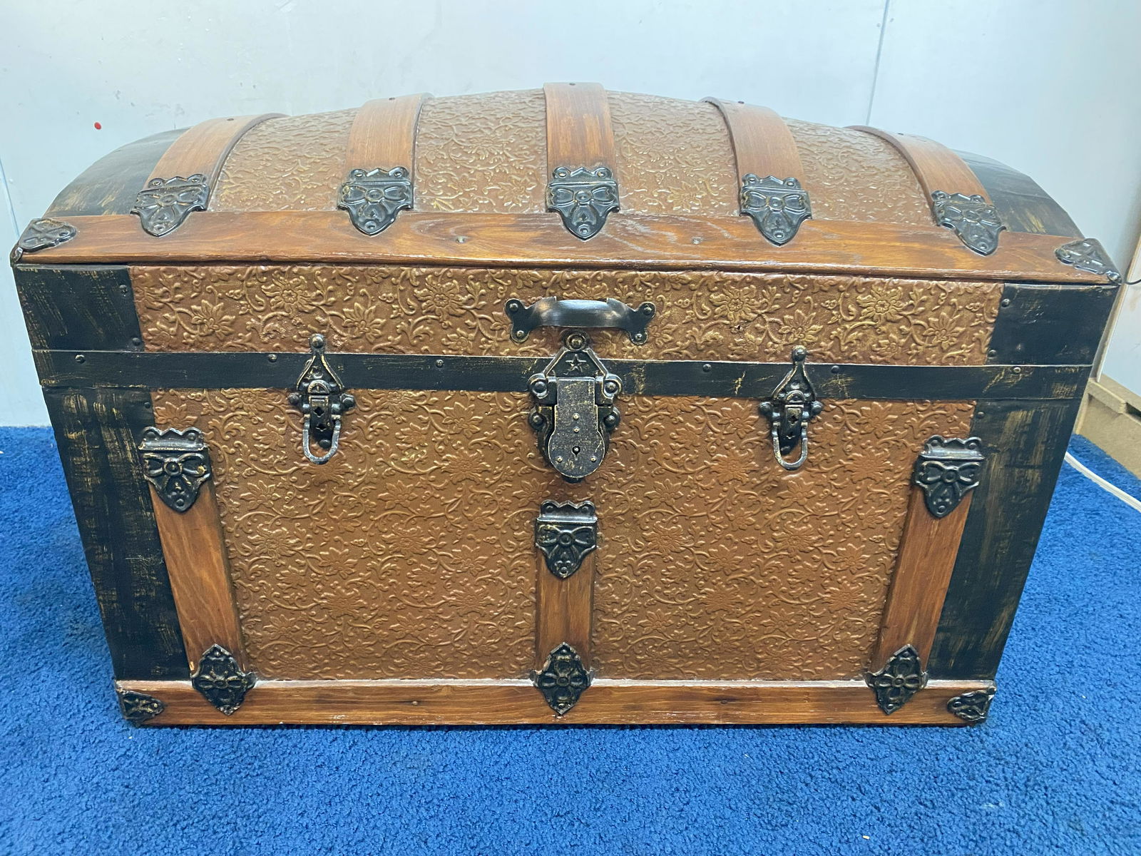 Antique Camelback Trunk (1 of 4)