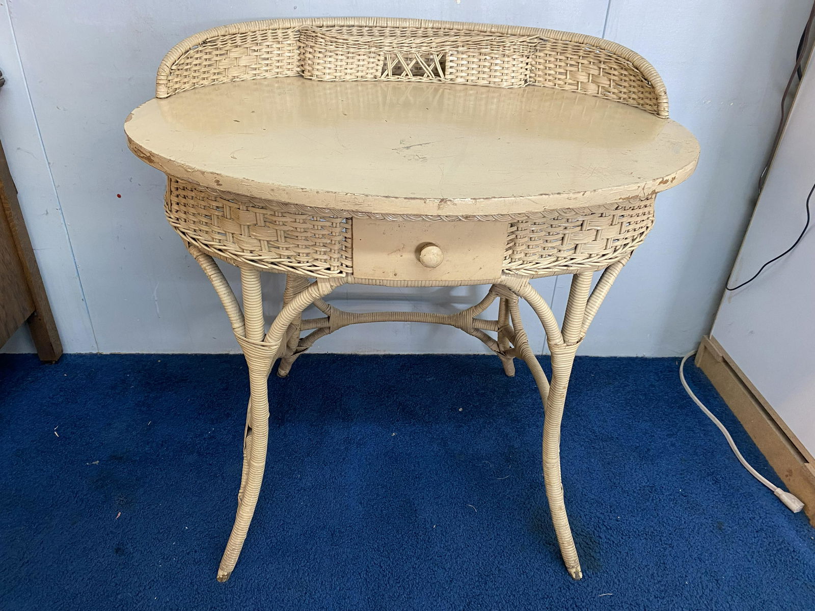 Vintage Wicker Writing Table (1 of 5)
