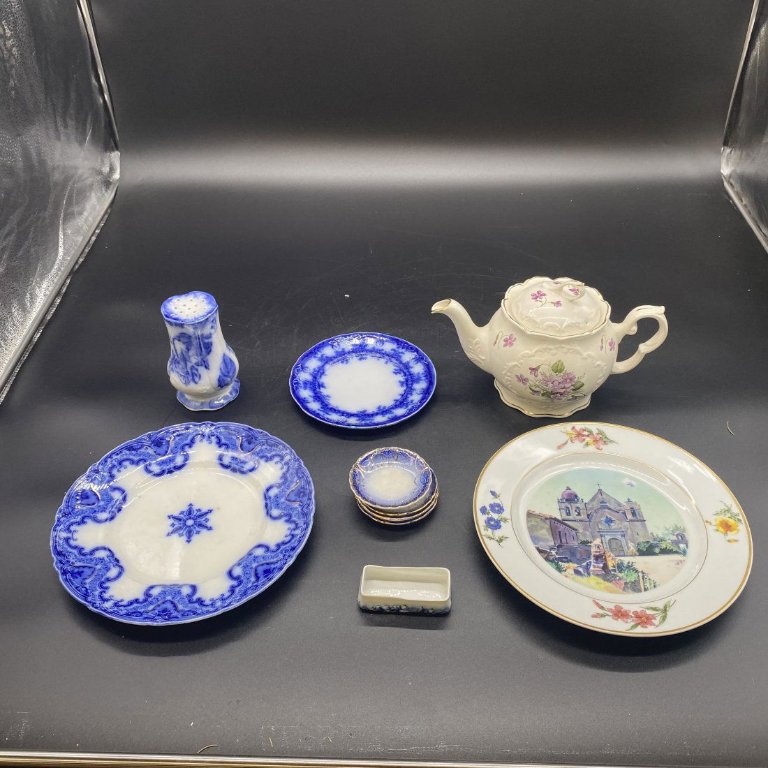 Porcelain Lot (1 of 6)