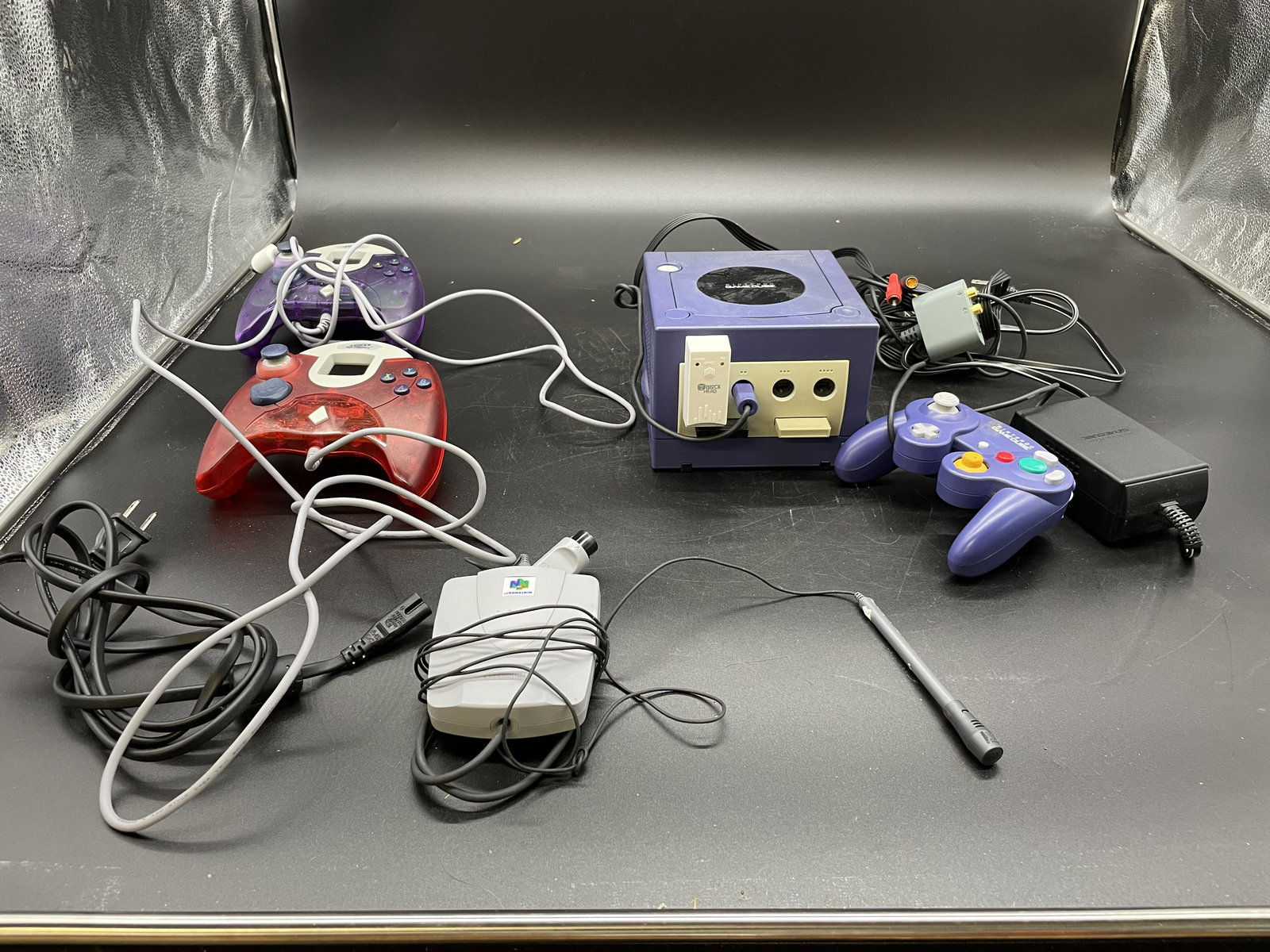 Nintendo GameCube Plus (1 of 3)