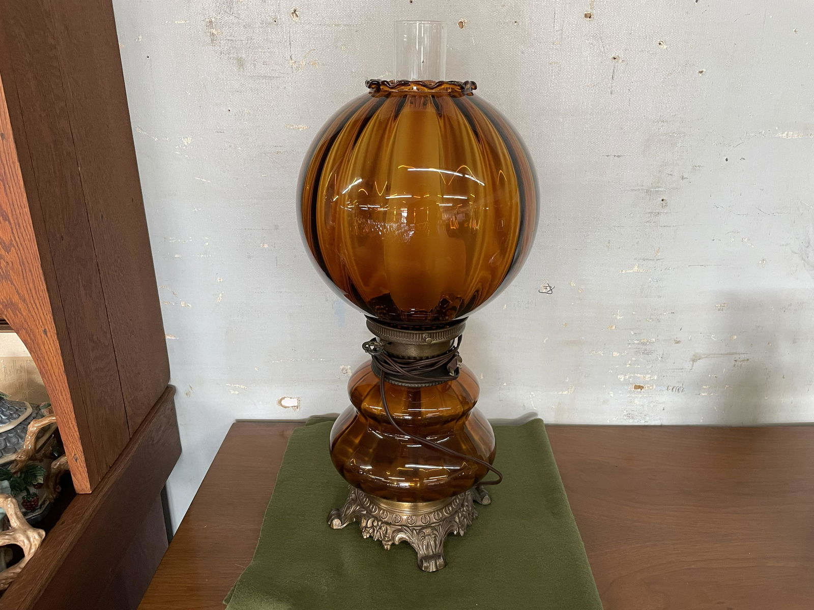 Amber Gone With The Wind Lamp: Measures 23" H x 9" W