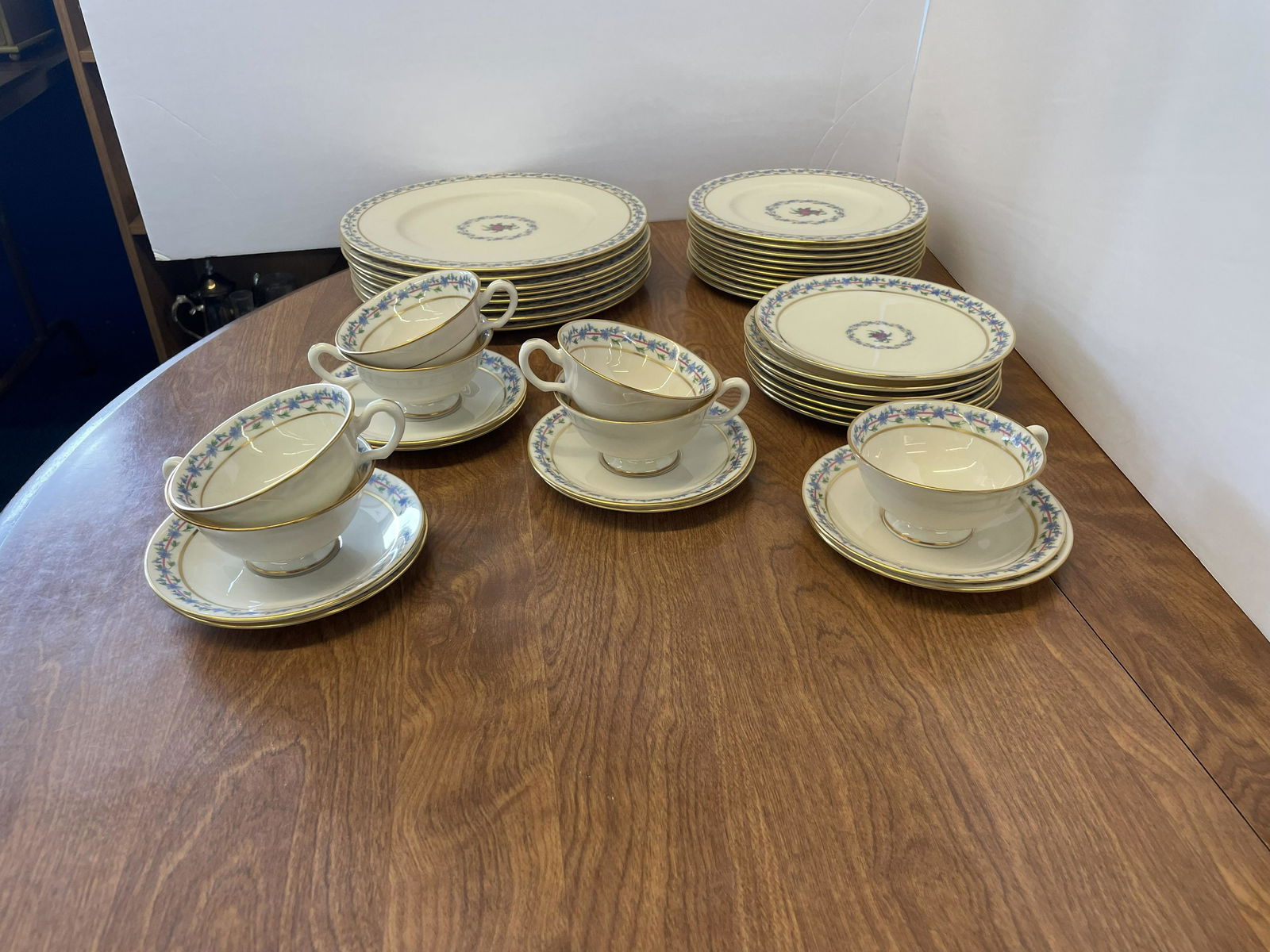 Approx. 40 Pieces Lenox Fairmount China (1 of 3)