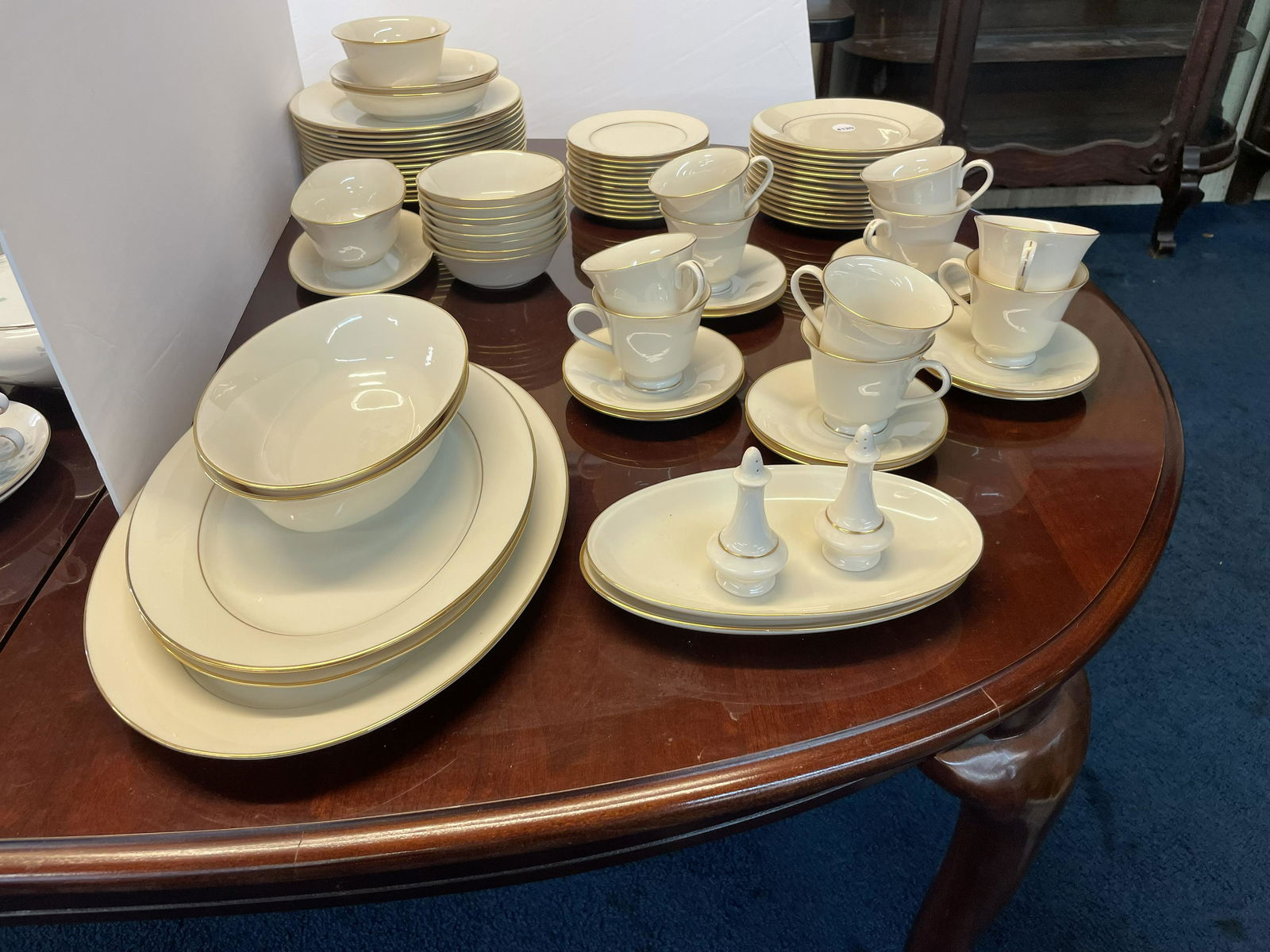 Approx. 66 Pieces Lenox Hayworth (1 of 4)