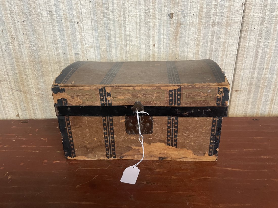 Antique Doll Trunk (1 of 3)