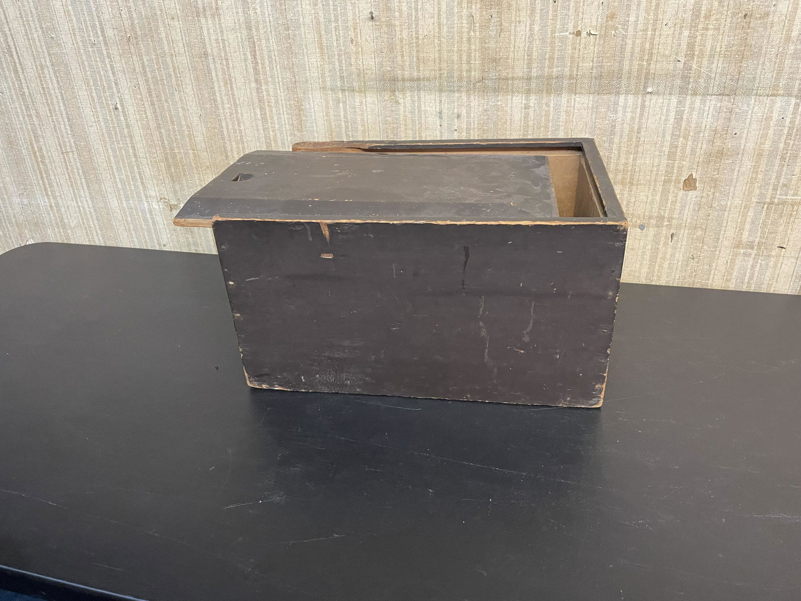 Paint Decorated Slide Lid Box (1 of 4)