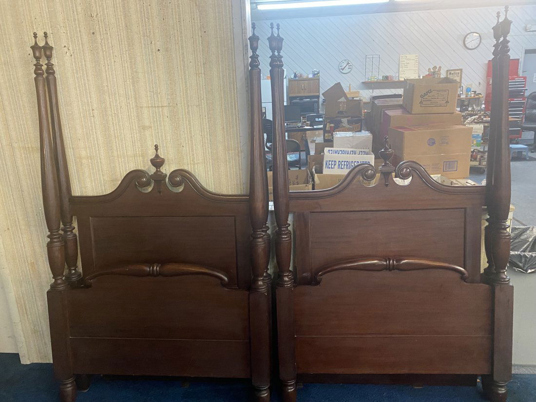 Pair of Mahogany Poster Beds (1 of 6)