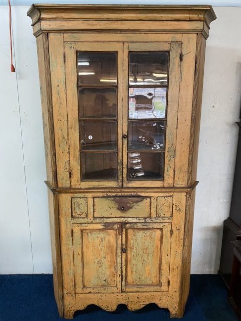 Outstanding Bucks County Corner Cupboard In Orig Yellow (1 of 16)