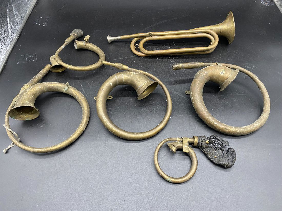 Vintage Brass Bugle and Five Brass Horns (1 of 6)