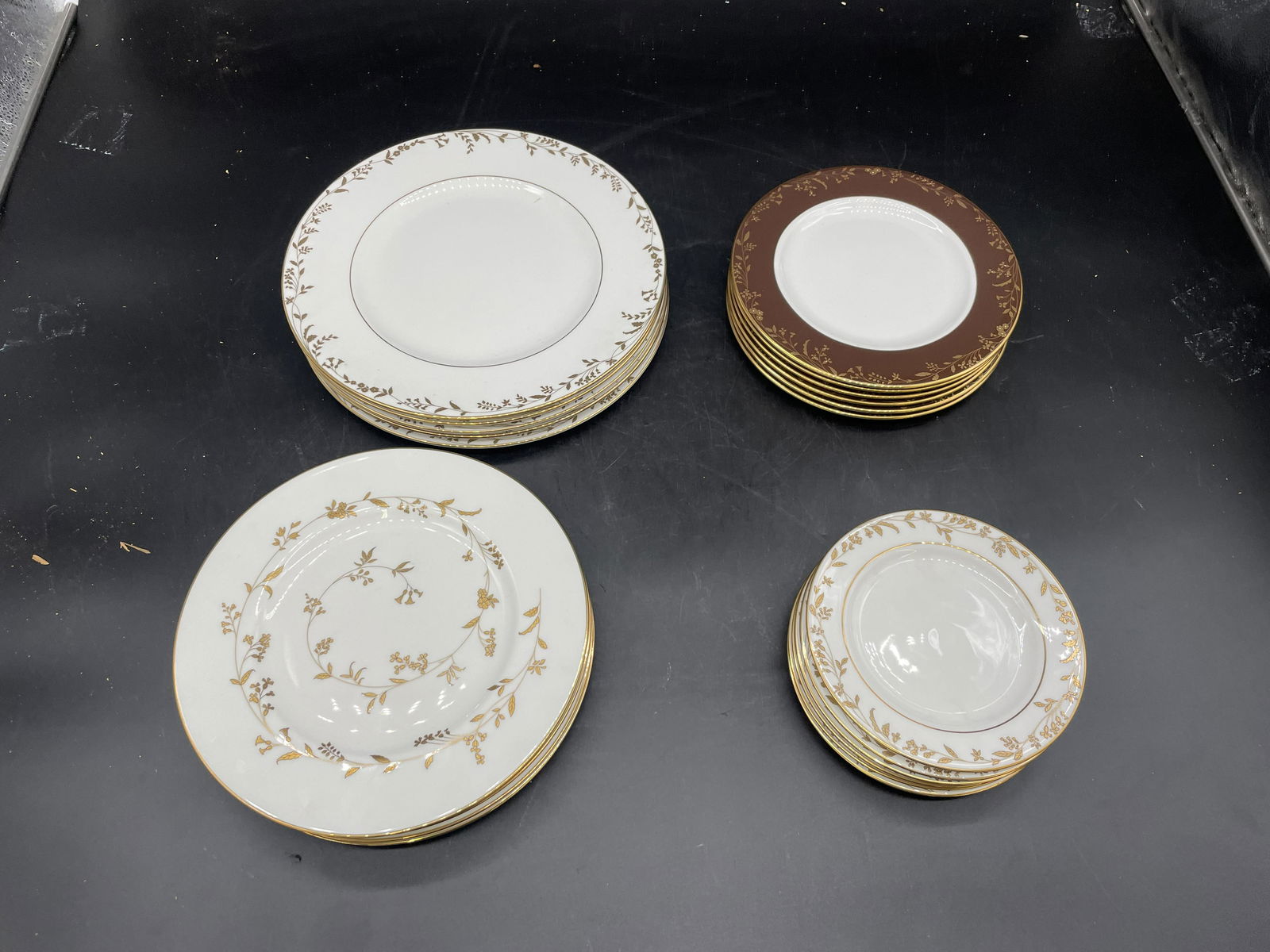 Twenty Two Pieces Lenox Golden Bough China (1 of 3)