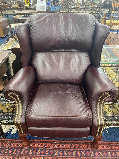 Lane Leather Recliner: 45"x38"x32" tag on bottom