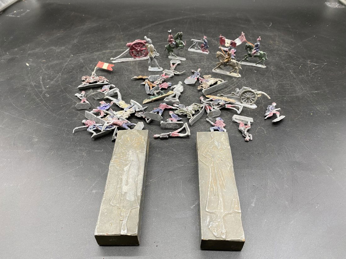 Lead Soldiers & Molds (1 of 5)