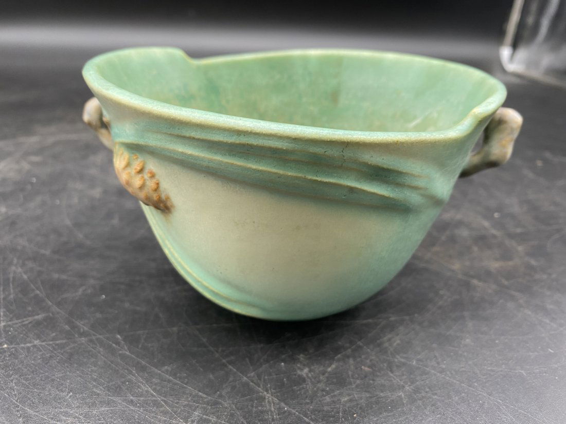 Roseville Pinecone Planter (1 of 4)