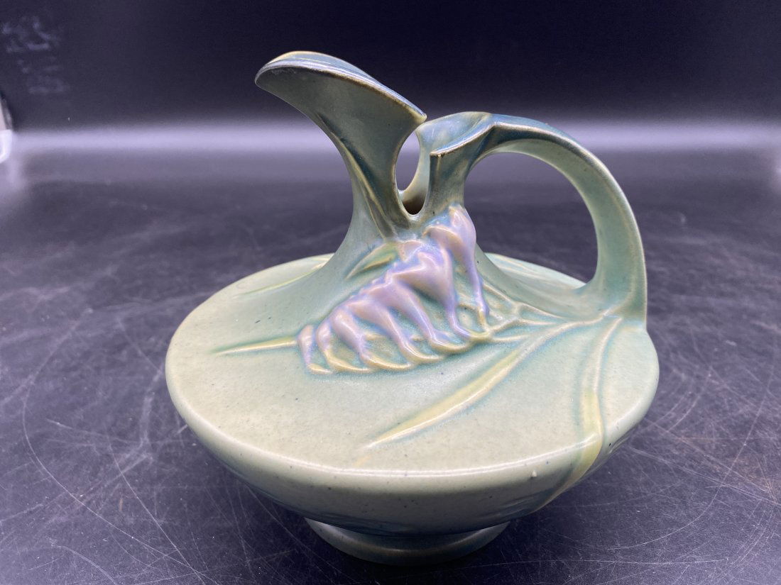 Roseville Ewer 19-6 (1 of 4)