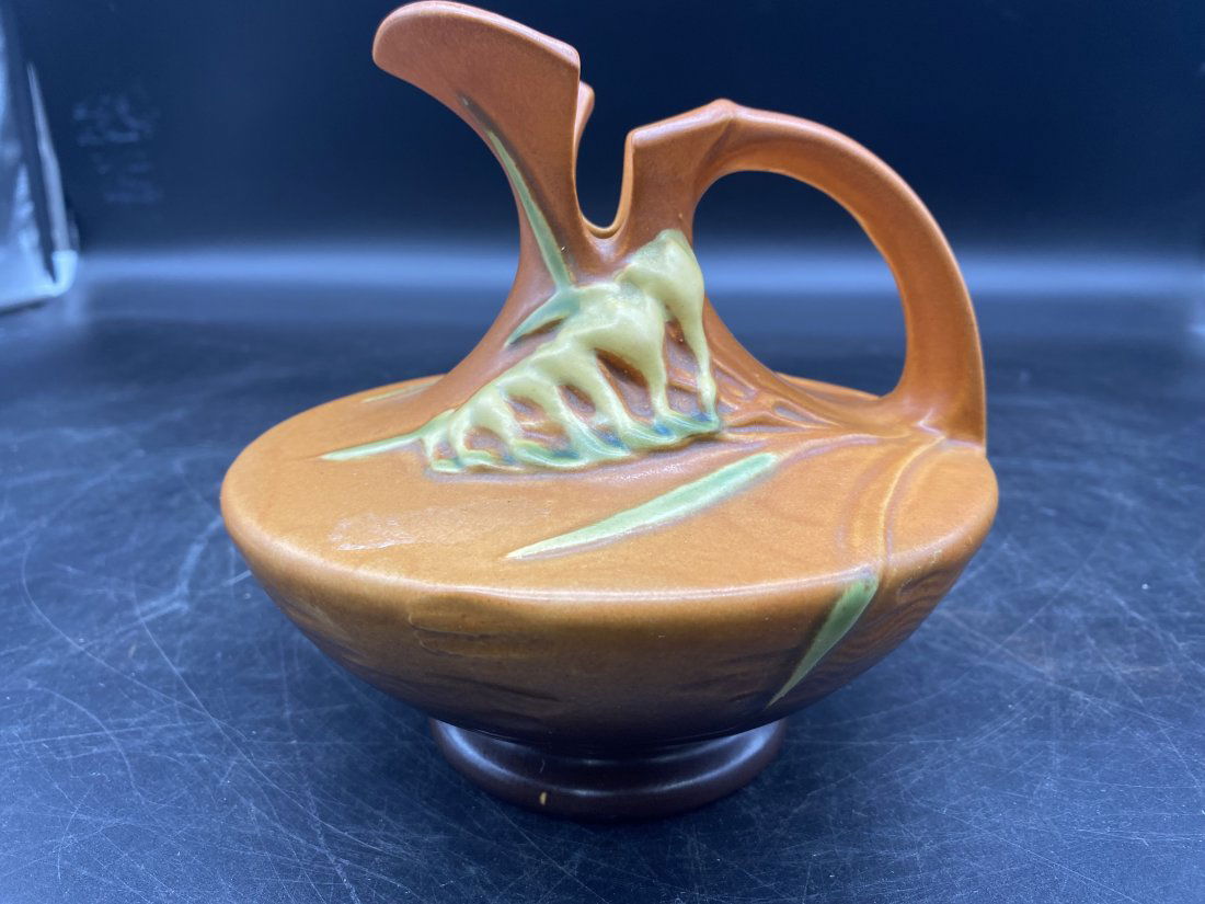 Roseville Ewer 19-5 (1 of 4)