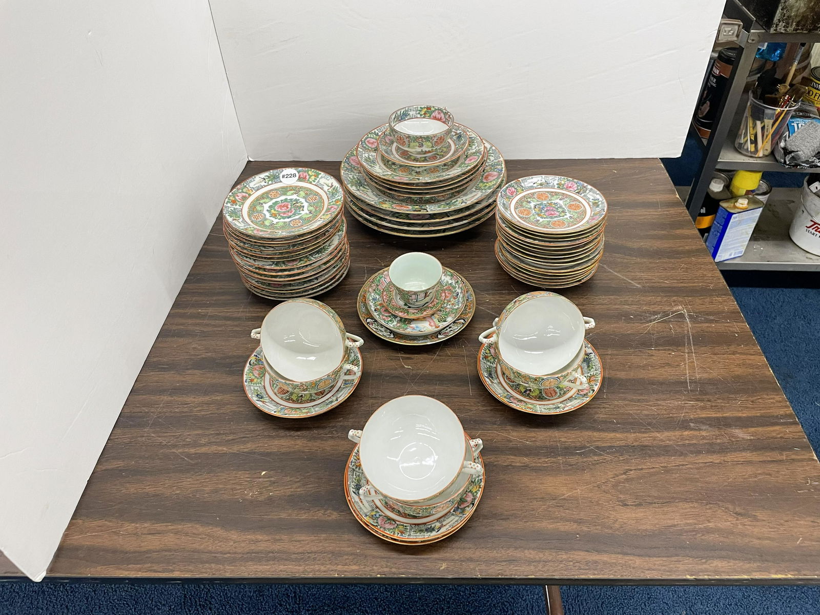 50 Pieces Antique Rose Famille China (1 of 5)