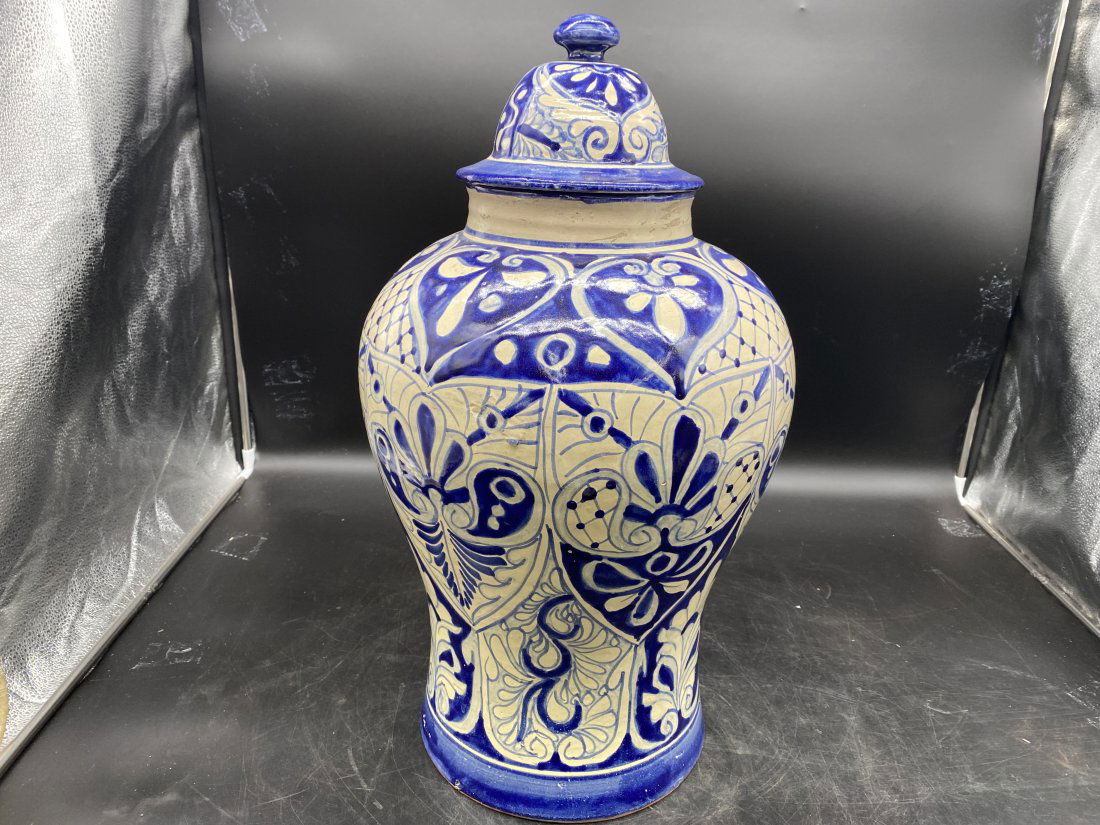 Large Blue &  White Ginger Jar (1 of 7)