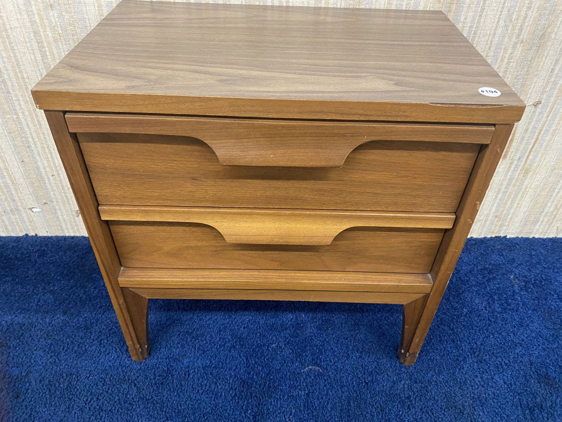 Mid Century Modern Stand (1 of 5)