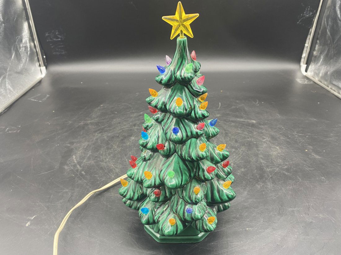 Vintage Ceramic Christmas Tree (1 of 5)