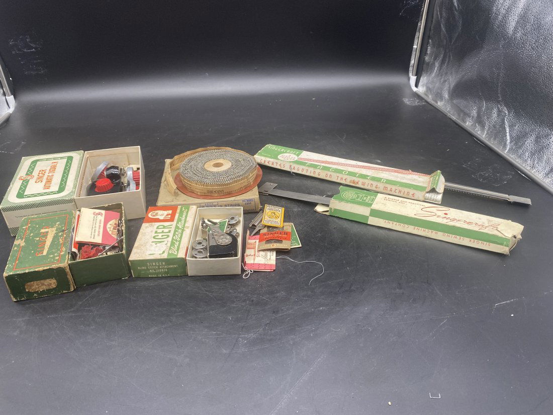 Vintage Singer Sewing Lot (1 of 7)