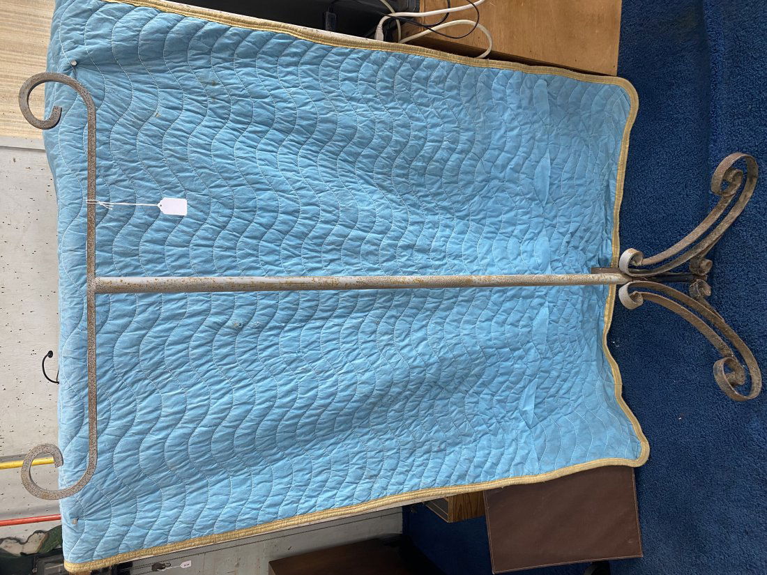 Vintage Cast Iron Rack (1 of 5)