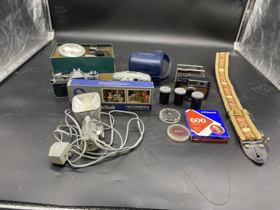 Vintage Camera Lot (1 of 7)