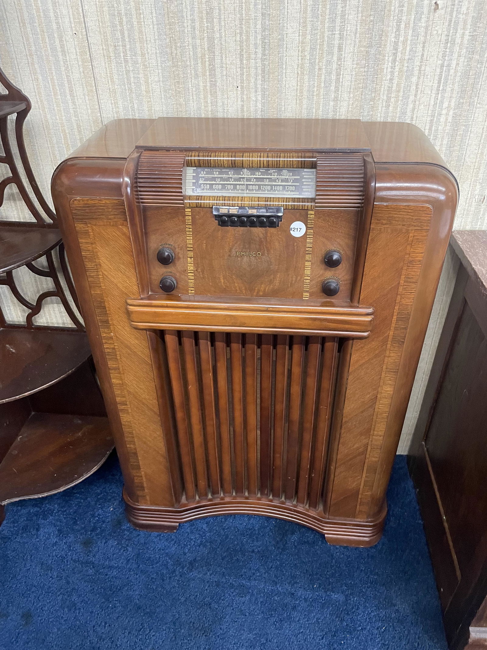 Philco Floor Radio (1 of 4)