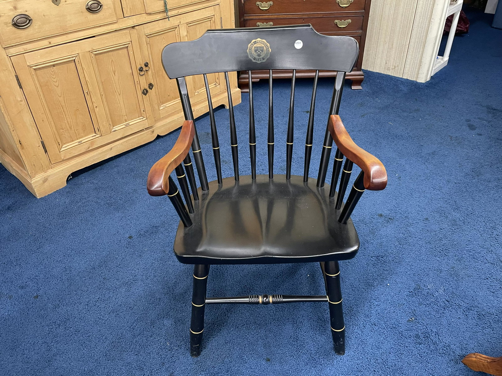 University Of Penn Alumni Chair: Measures 35" x 25" x 19".