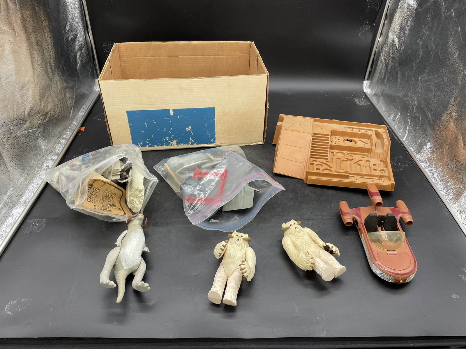 Large Lot Of Star Wars Related pIeces (1 of 6)