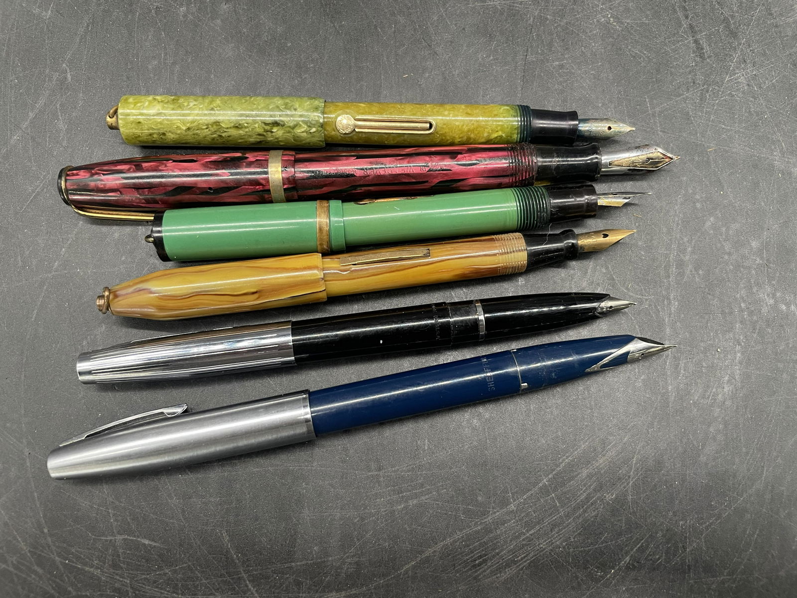 Grouping of Fountain Pens (1 of 4)