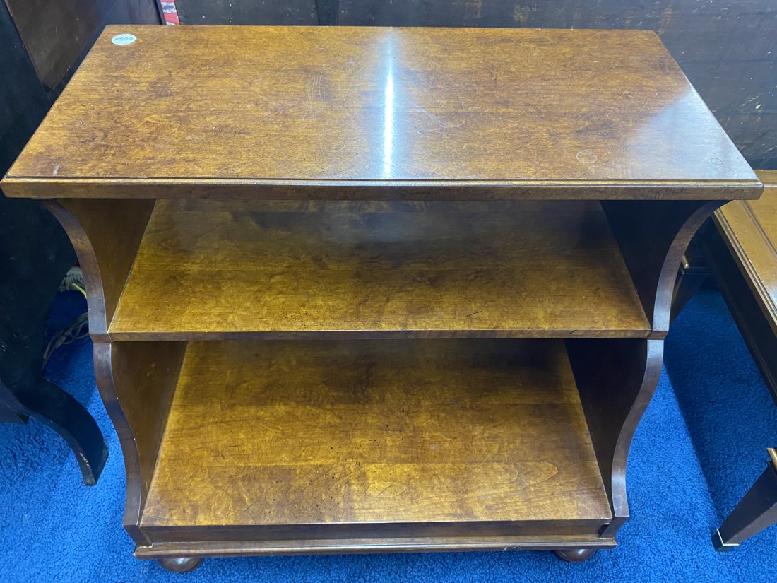 Maple Shelf: 26"x26"x22",