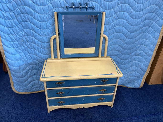 Antique Childs Dresser and Mirror Apr 24, 2022 Costea's Auction