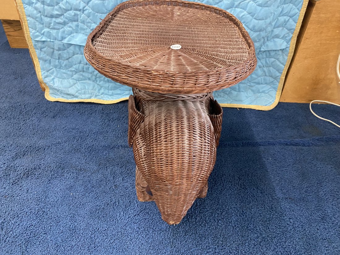 Wicker Elephant Form Stand: Measures 23" x 24" x 16", has removable tray top