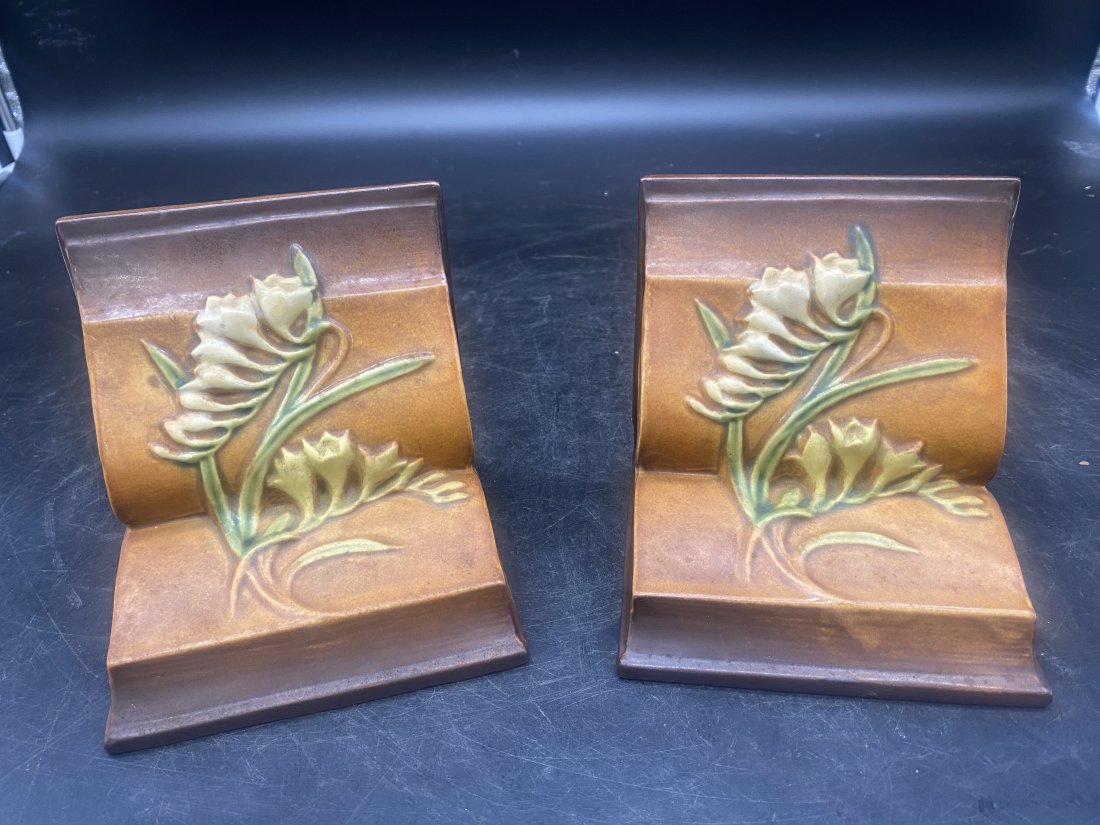 Pair of Roseville Fresia Bookends (1 of 5)