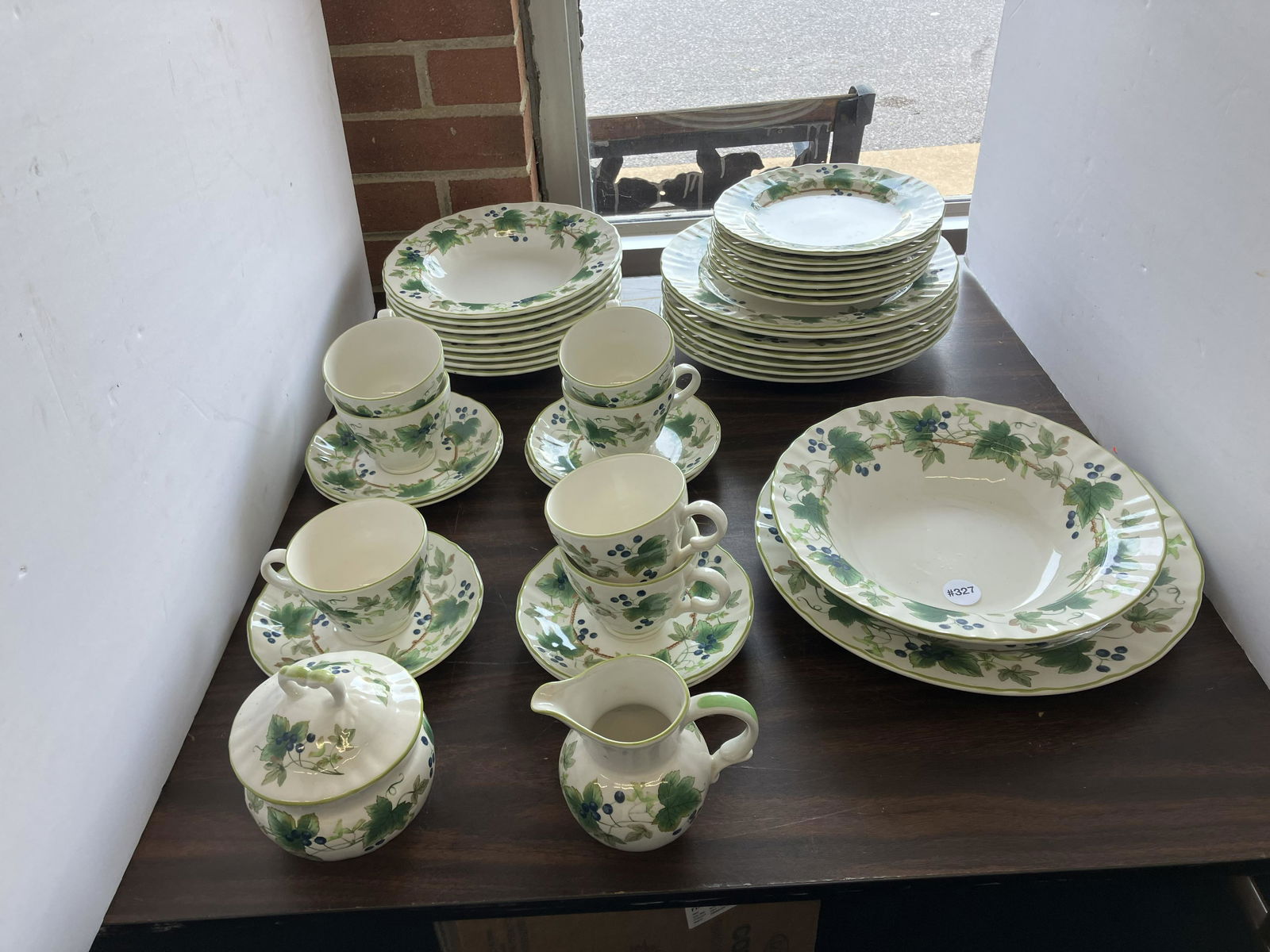 Approx. 40 Pieces Mikasa Country Classics Country Vine (1 of 5)